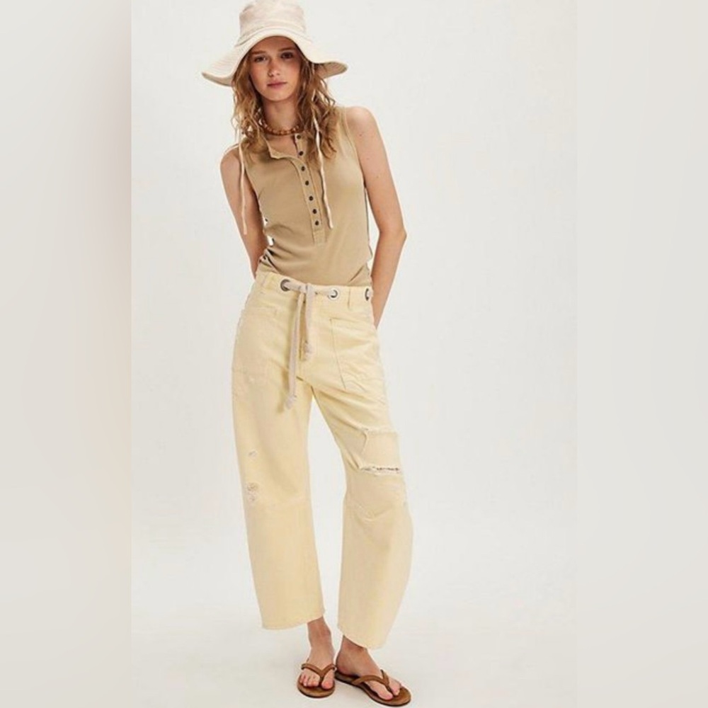 Free People NWT Moxie Lemon Icing Distressed Jeans [DISCONTINUED COLOR]